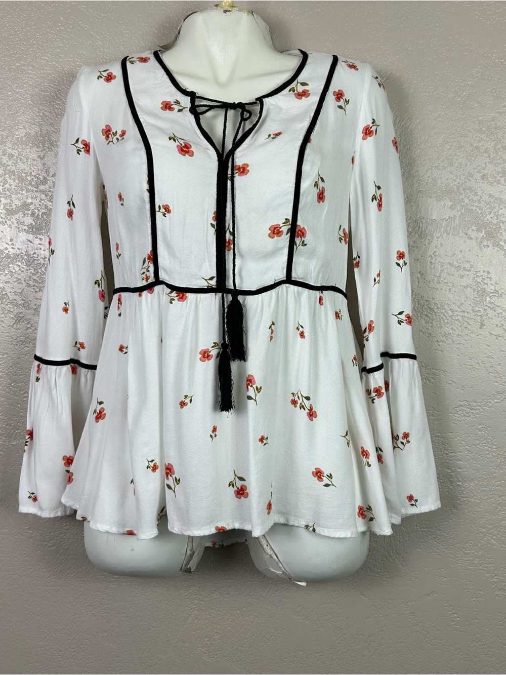 Choose 5 for $30 LC Lauren Conrad White Floral Peasant Tunic with Black Trim